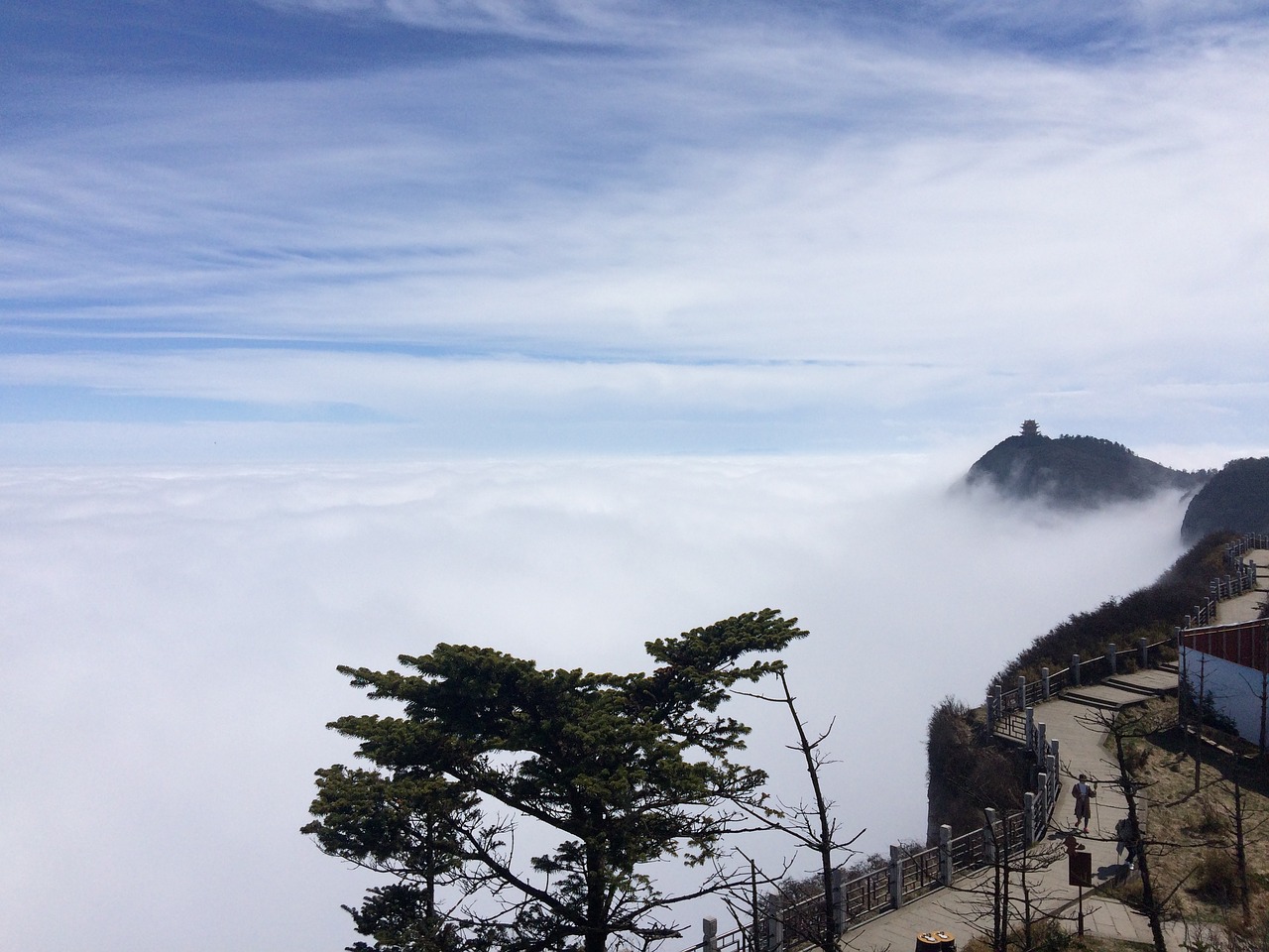 Image - clouds mountain wonderland