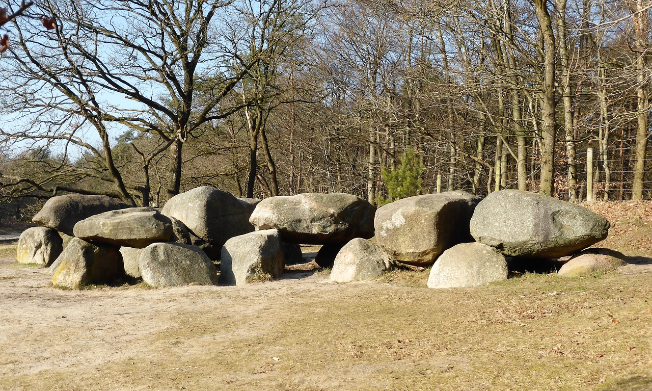 Image - history dolmen prehistory mound