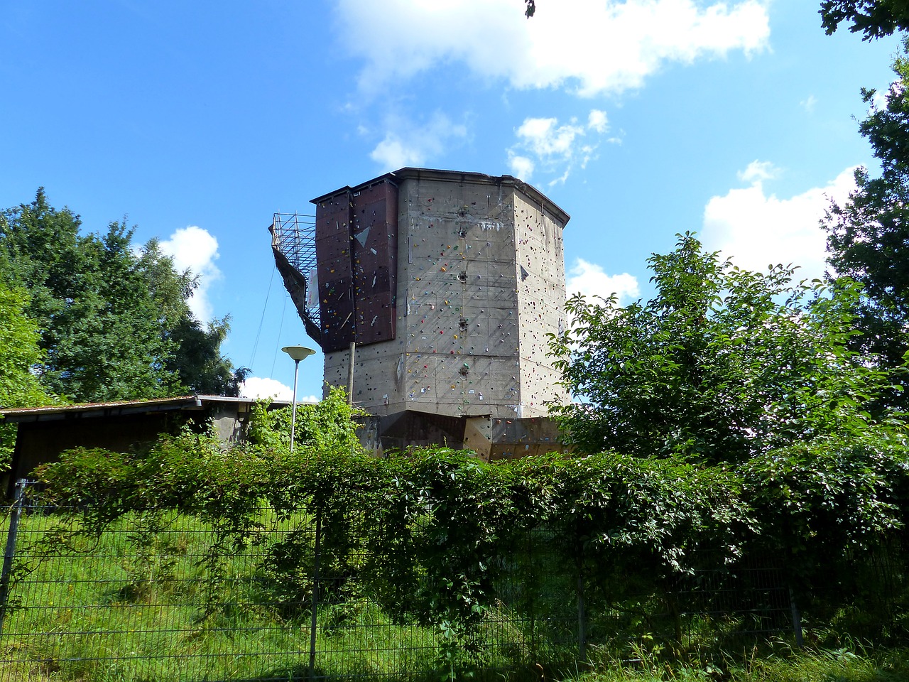 Image - climb old water tower climbing plant