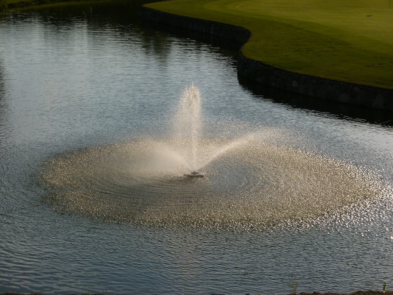 Image - fountain water feature illuminated