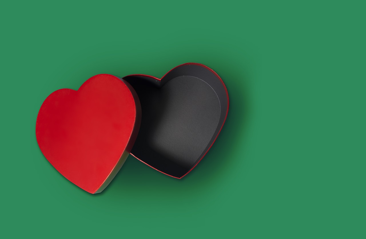 Image - box heart love green passion