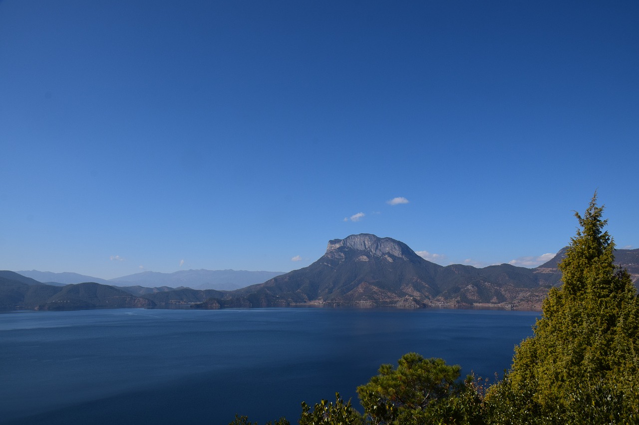 Image - yunnan lijiang lugu lake lake view