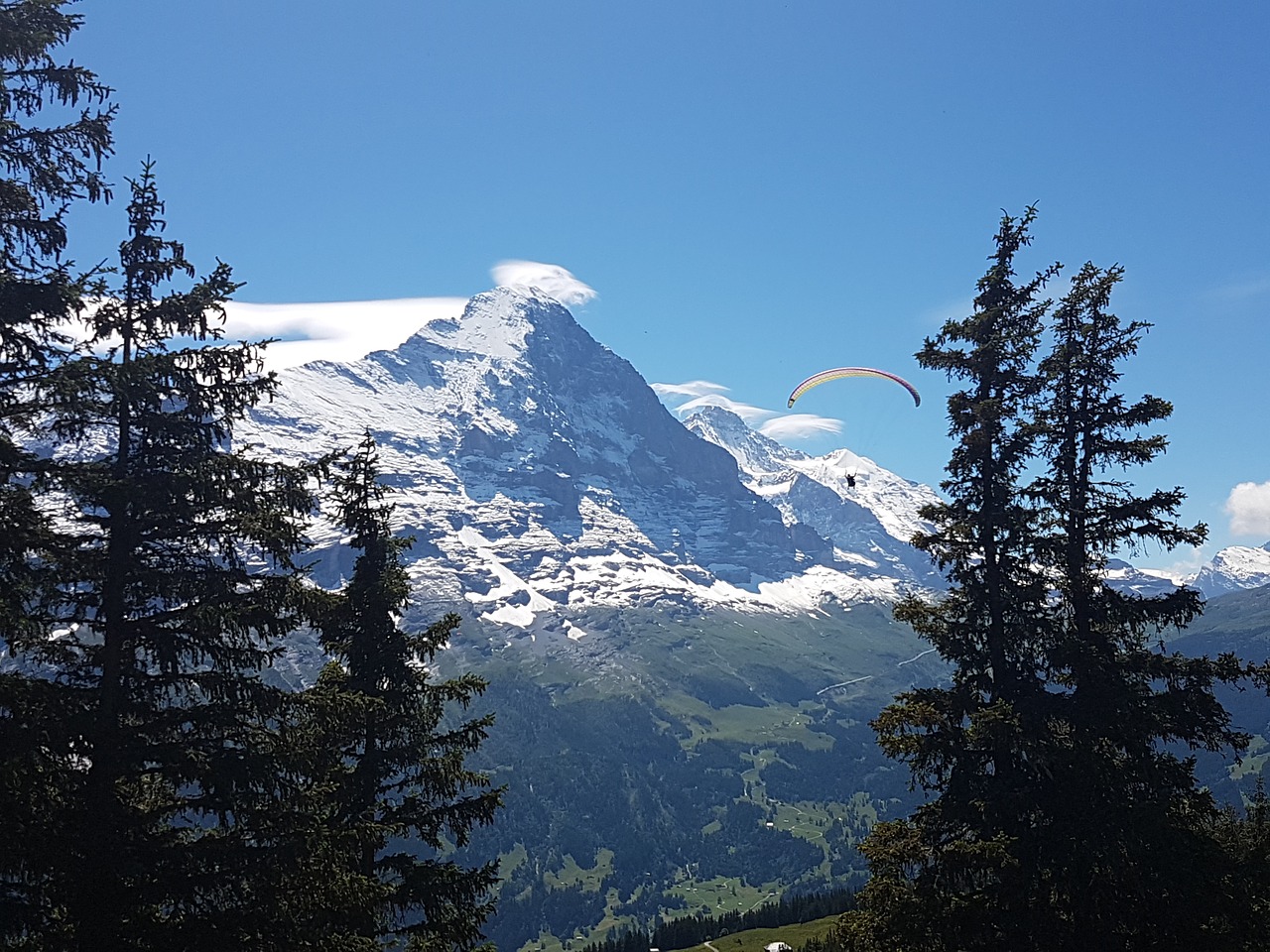 Image - paragliding eiger north face