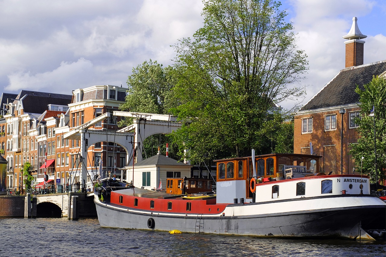 Image - barge houseboat boat ship canal
