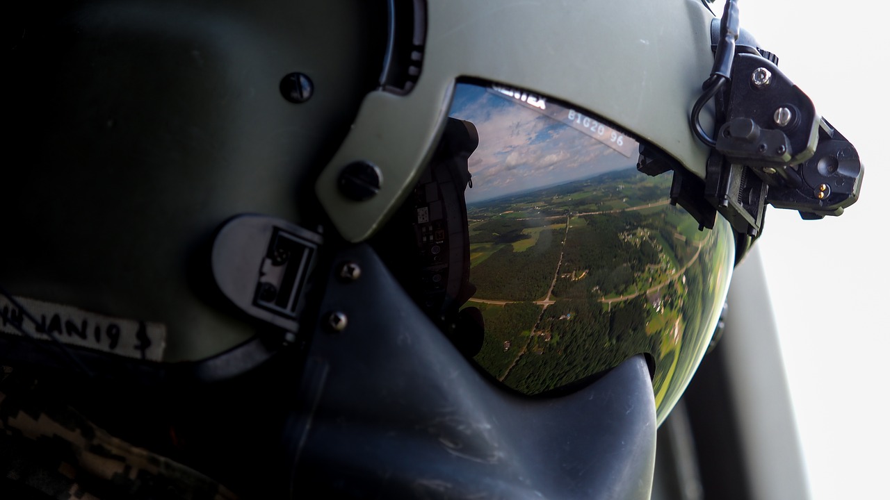 Image - soldier flight helicopter crew