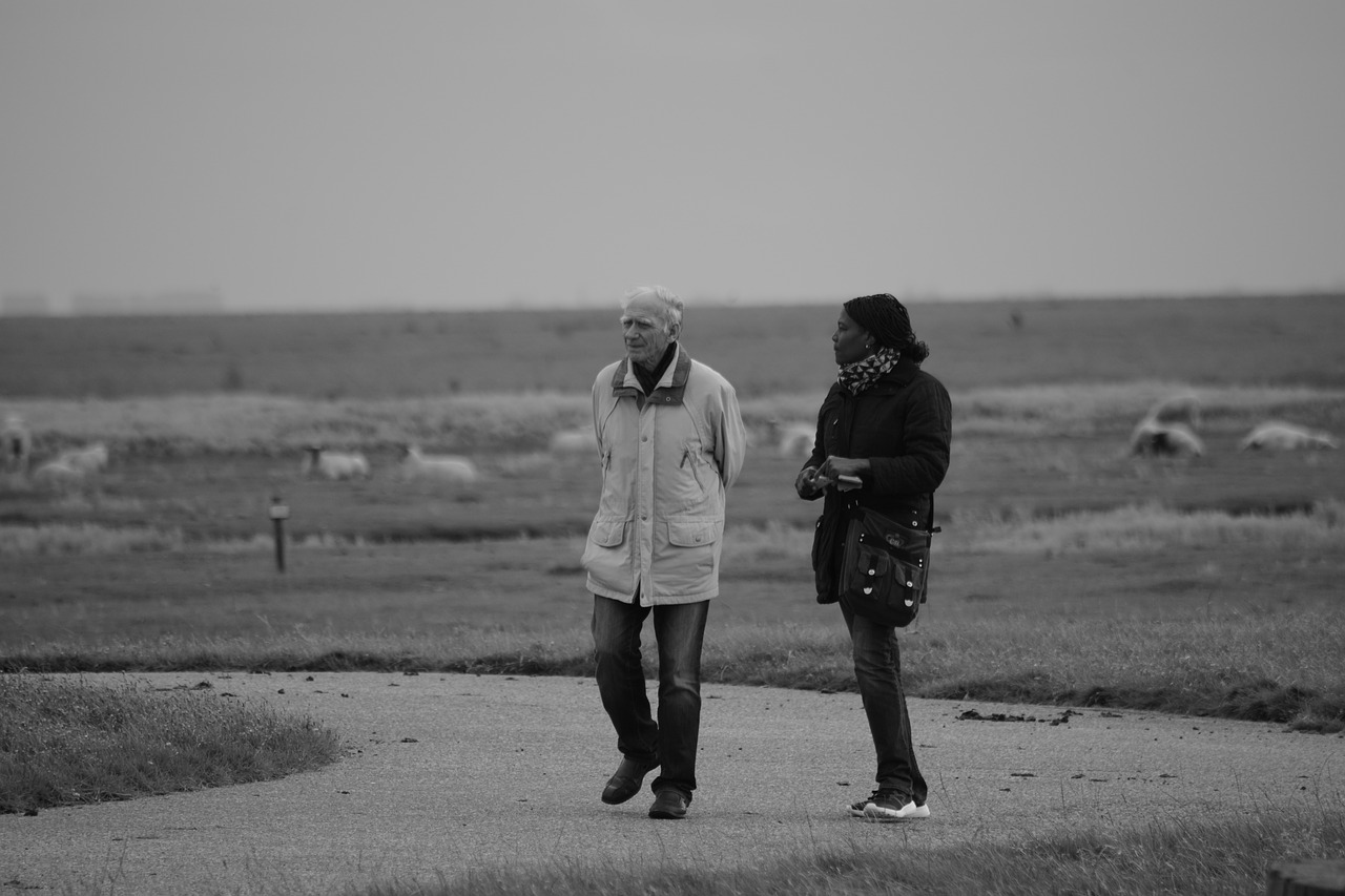 Image - man woman walk north sea beautiful