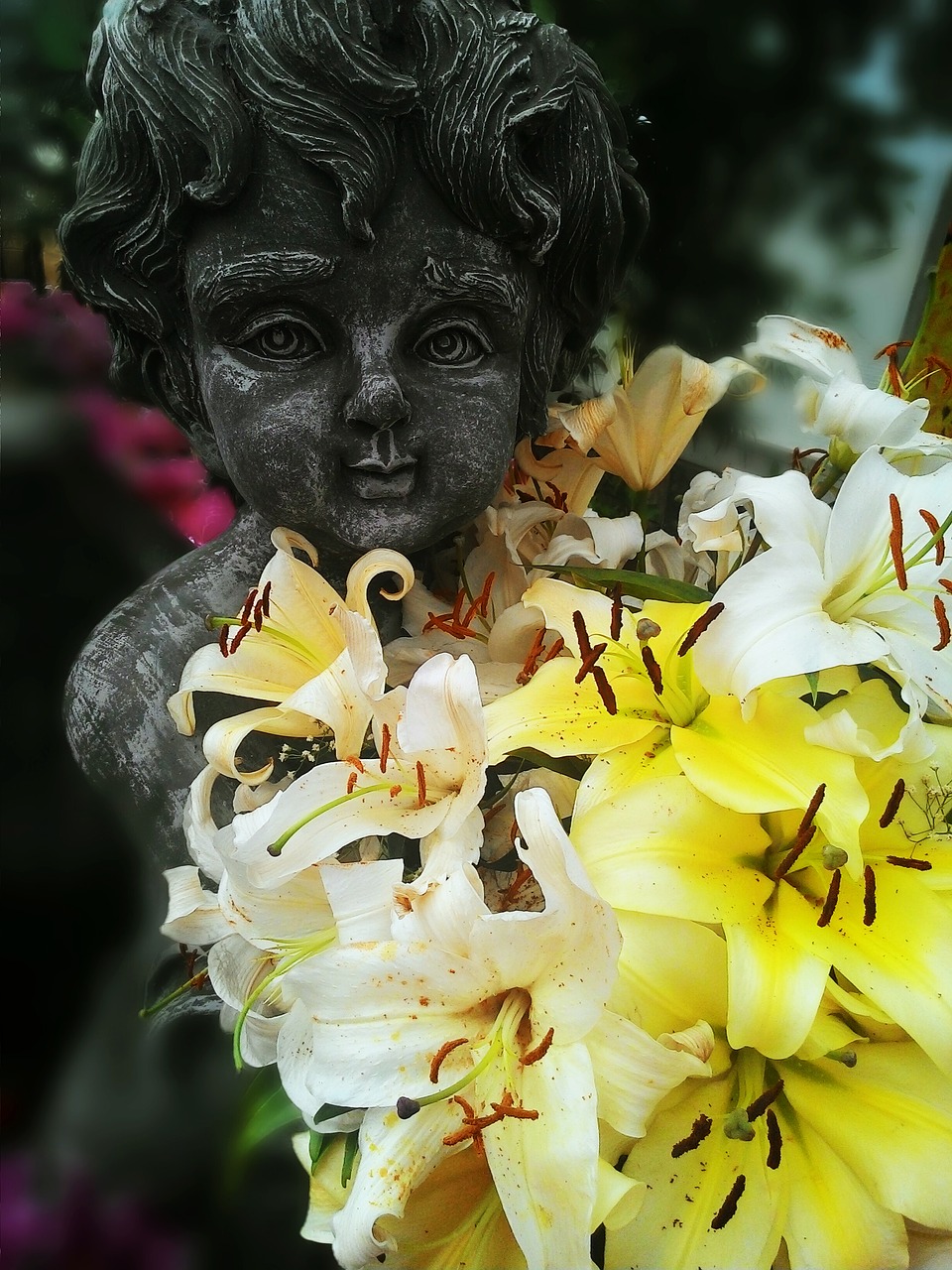 Image - tulip statue flower