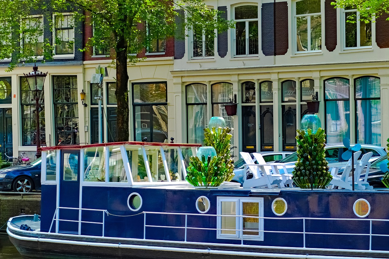 Image - barge houseboat boat ship canal