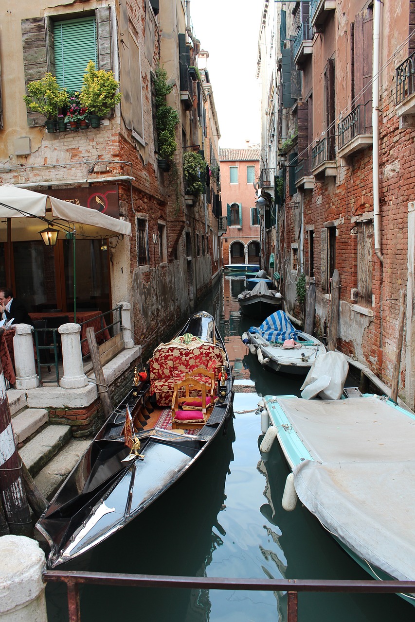 Image - canal barge gondola italy venice