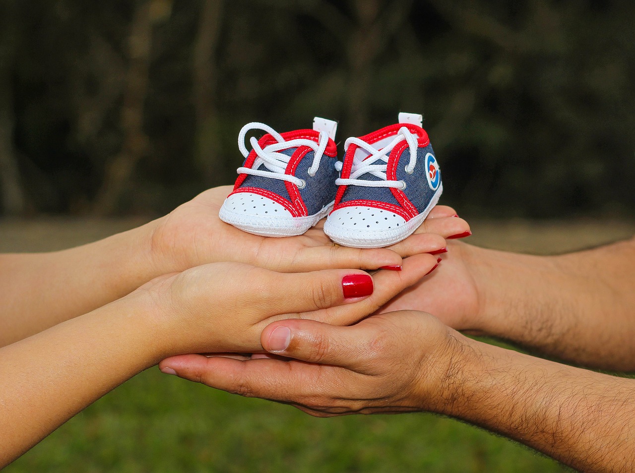 Image - pregnant woman baby slipper son