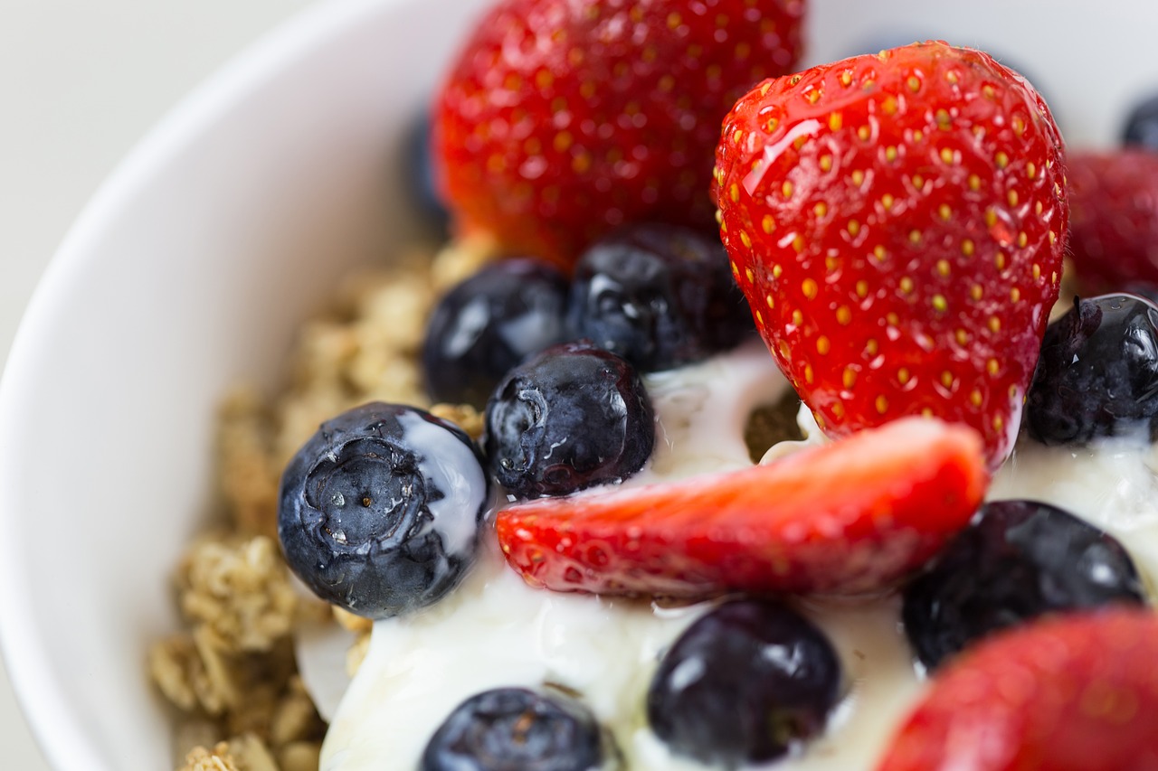 Image - yogurt granola cereal bowl muesli