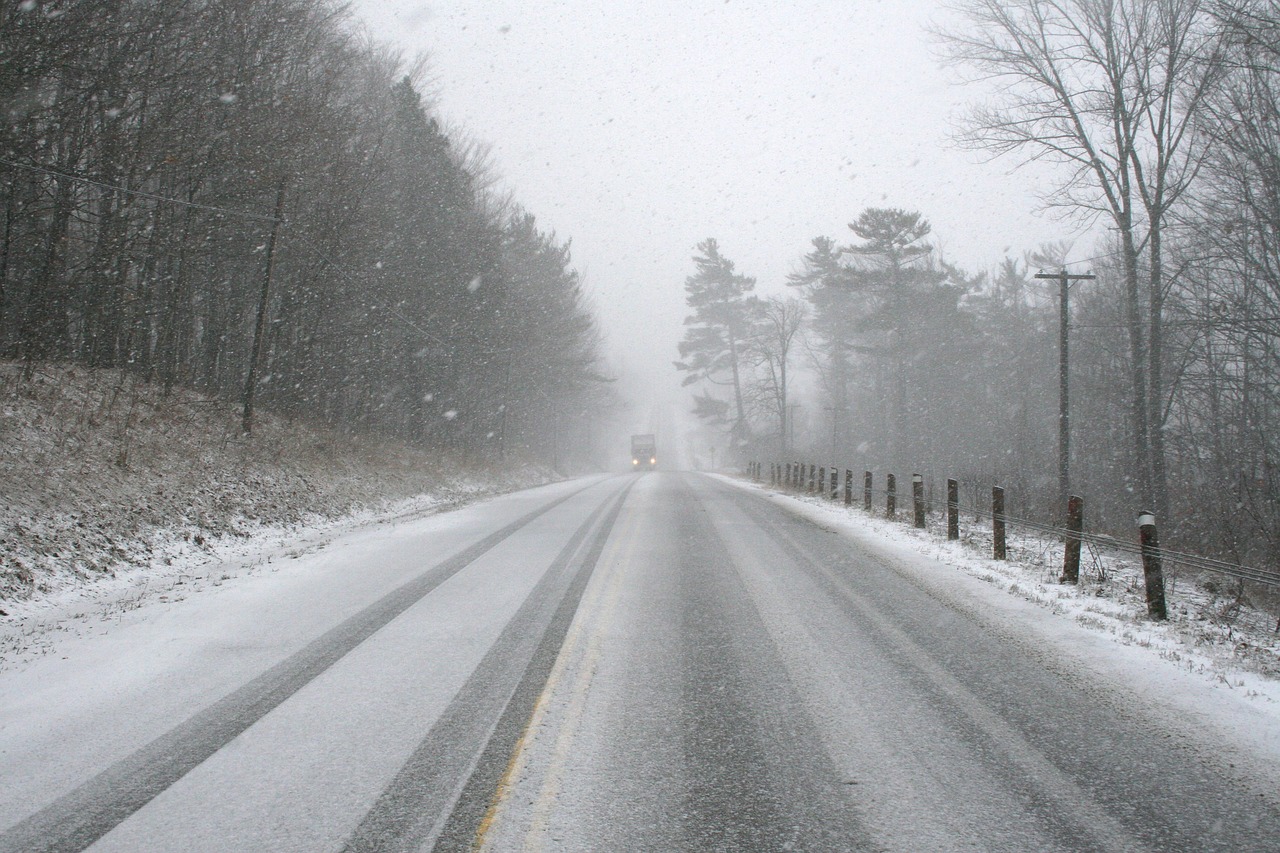 Image - winter snow road snow storm car