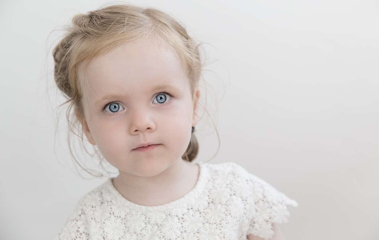 Image - toddler child girl blue eyes