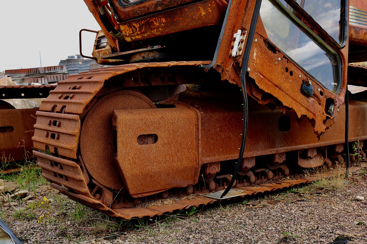 Image - excavators chain drive blade