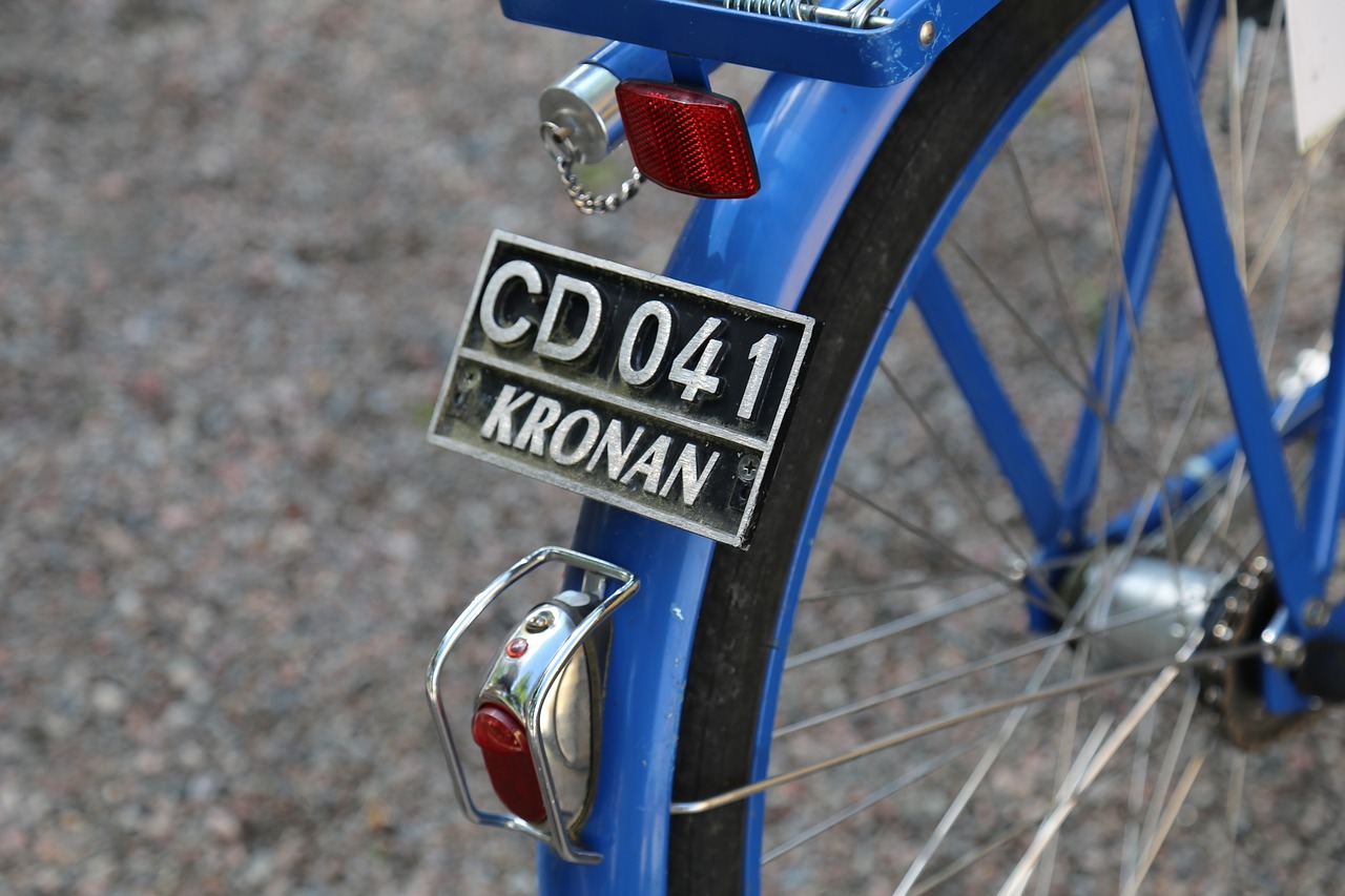 Image - cycle blue sign spokes wheel