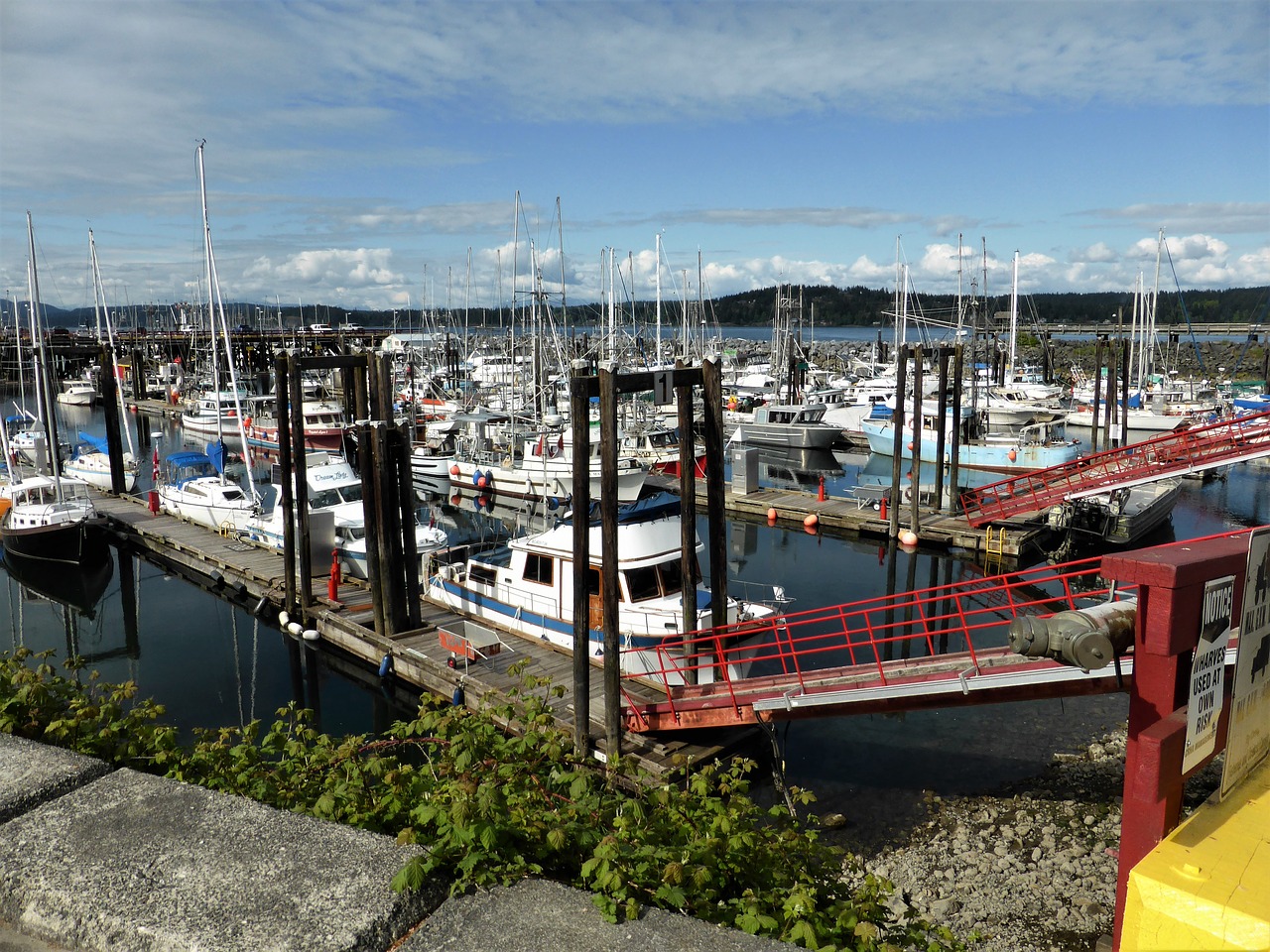 Image - port boats water quay moorings