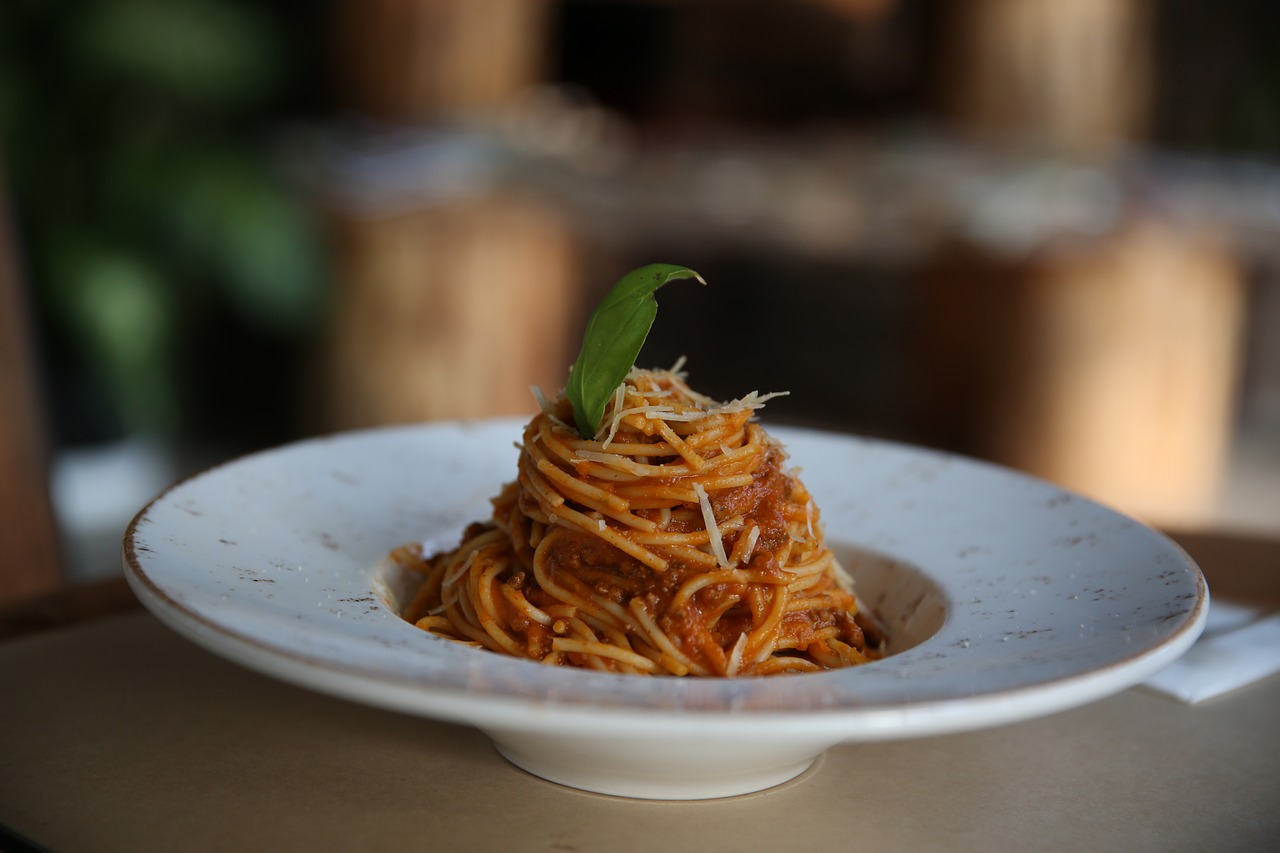 Image - pasta plate table