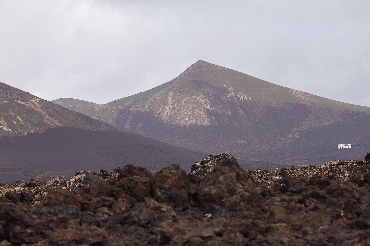 Image - volcano lanzarote canary islands