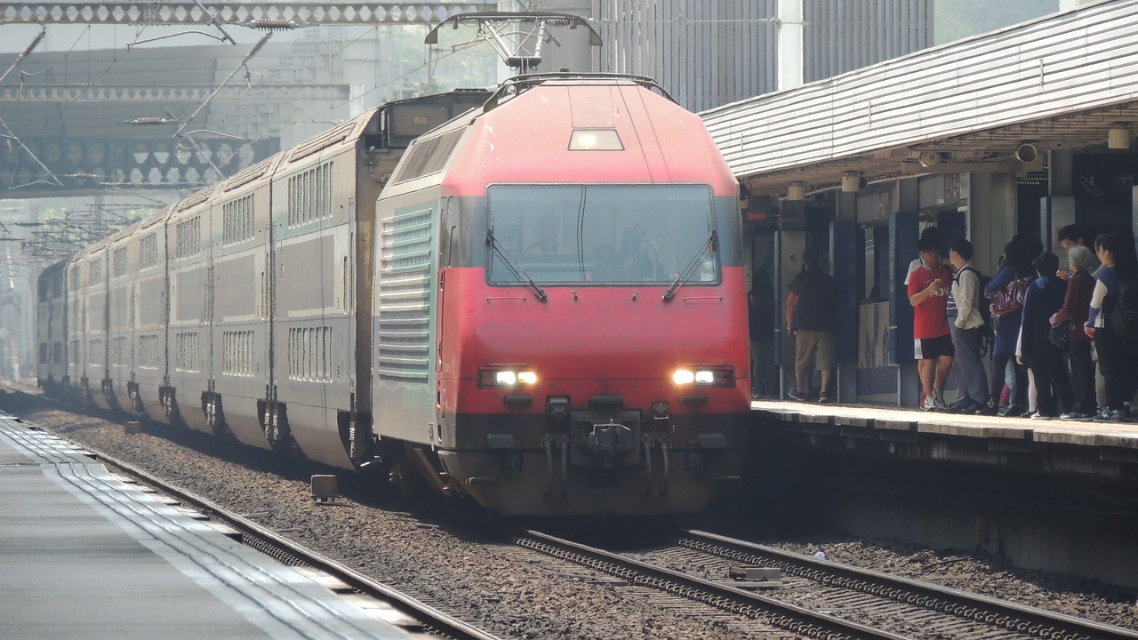 Image - hongkong train city transportation