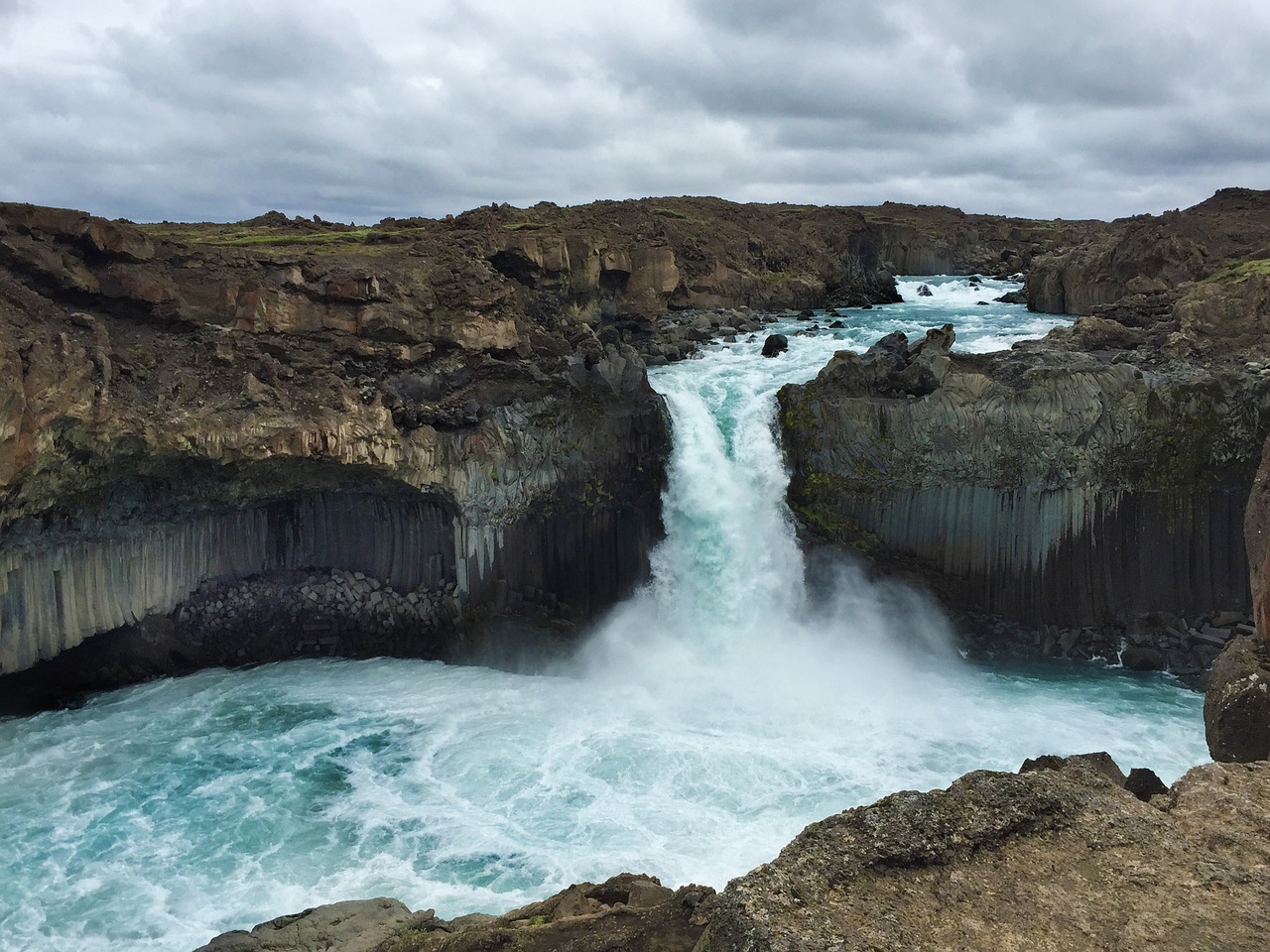 Image - aldeyjarfoss iceland cascade roche