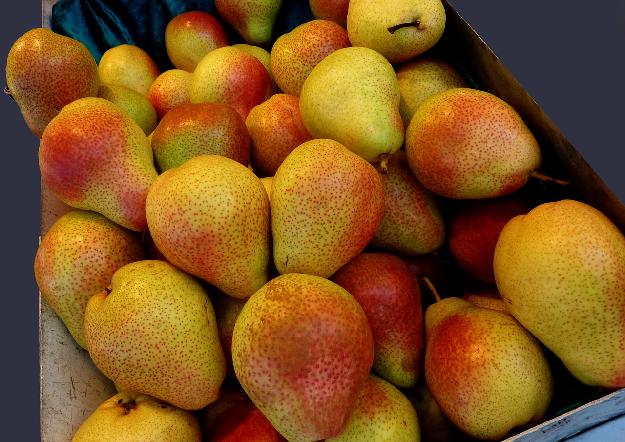 Image - pears fruit vitamins fruits ripe