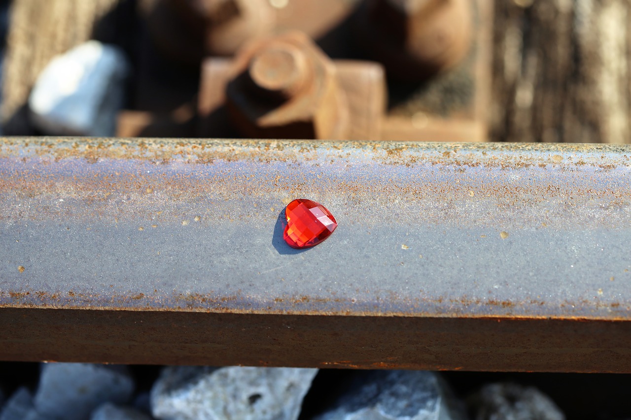 Image - red heart on railway