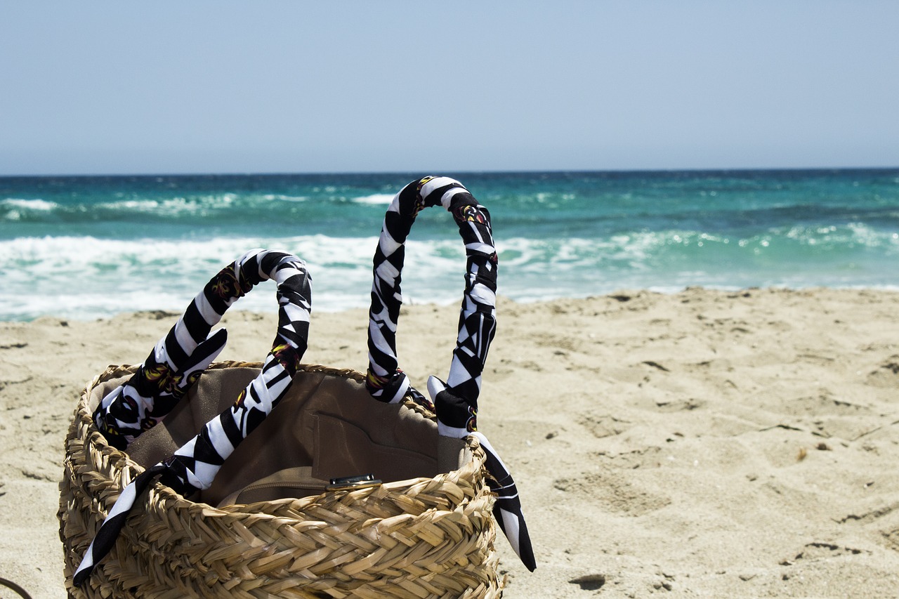 Image - beach holiday bag tourism