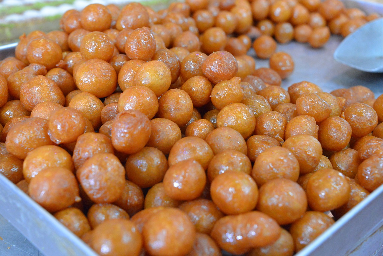 Image - middle eastern desserts loukamades