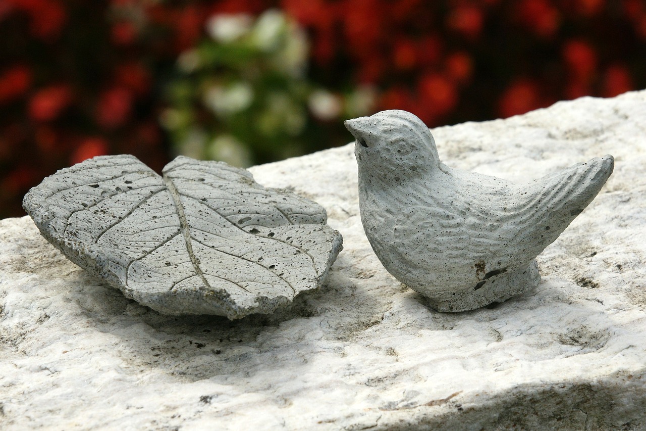 Image - bird leaf sculpture stone art