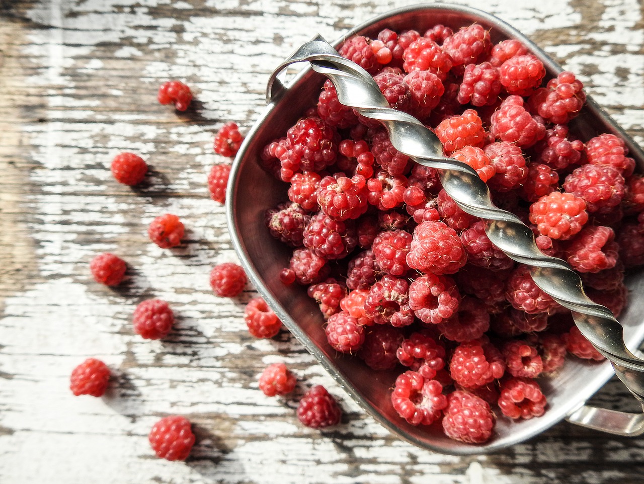 Image - raspberries fruit red berry pot