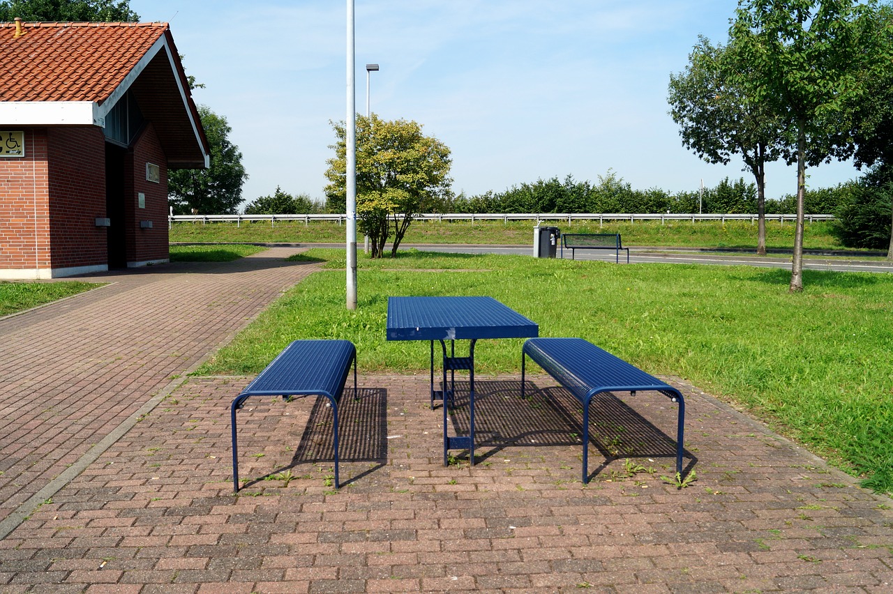 Image - resting place raststätte bank table