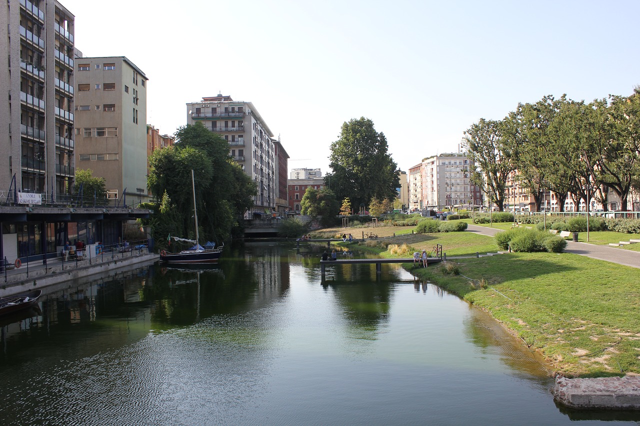 Image - boathouse navigli milan water