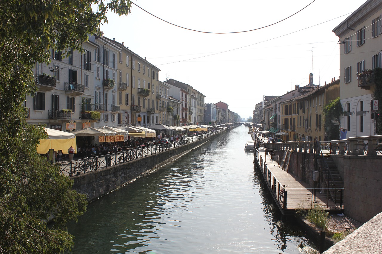 Image - boathouse navigli milan water