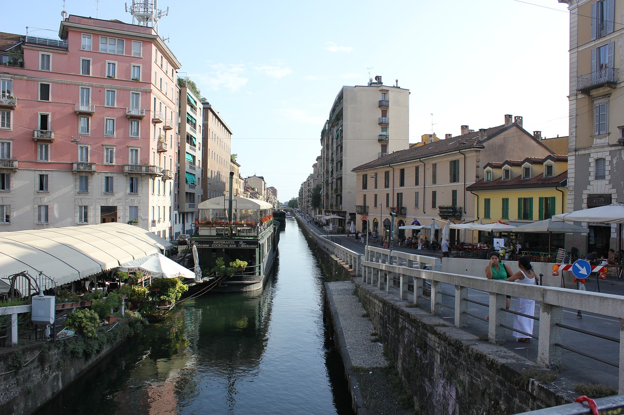 Image - boathouse navigli milan water