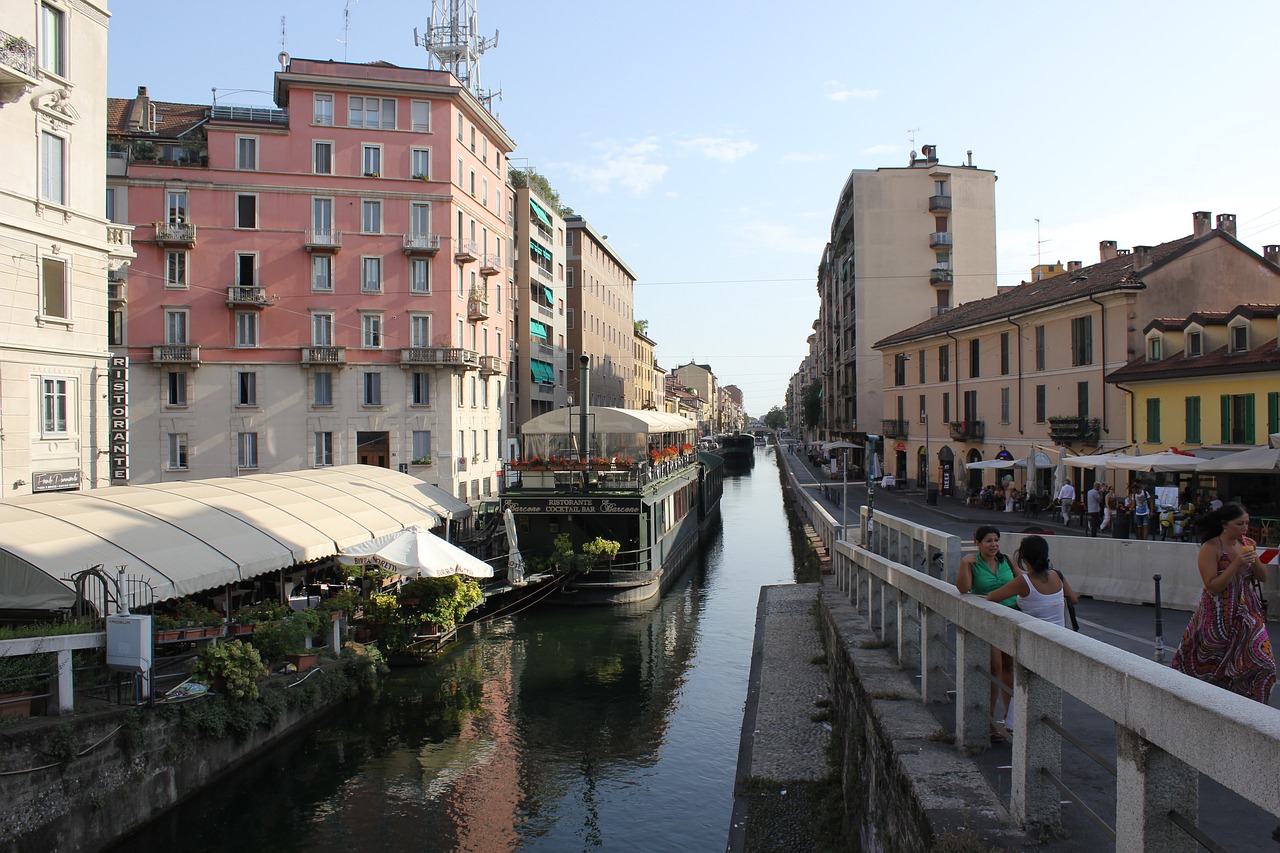 Image - boathouse navigli milan water