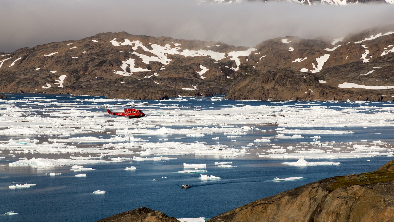 Image - helicopter red sea mountain flight