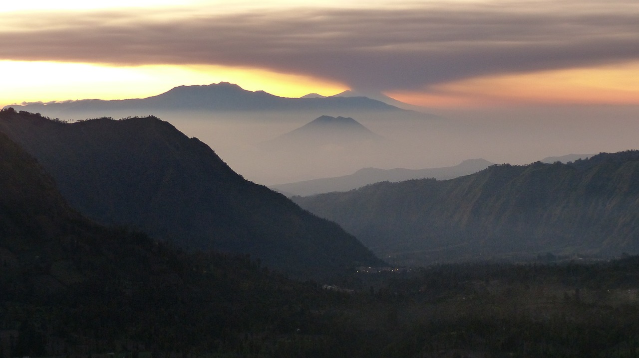 Image - indonesia java volcano rash