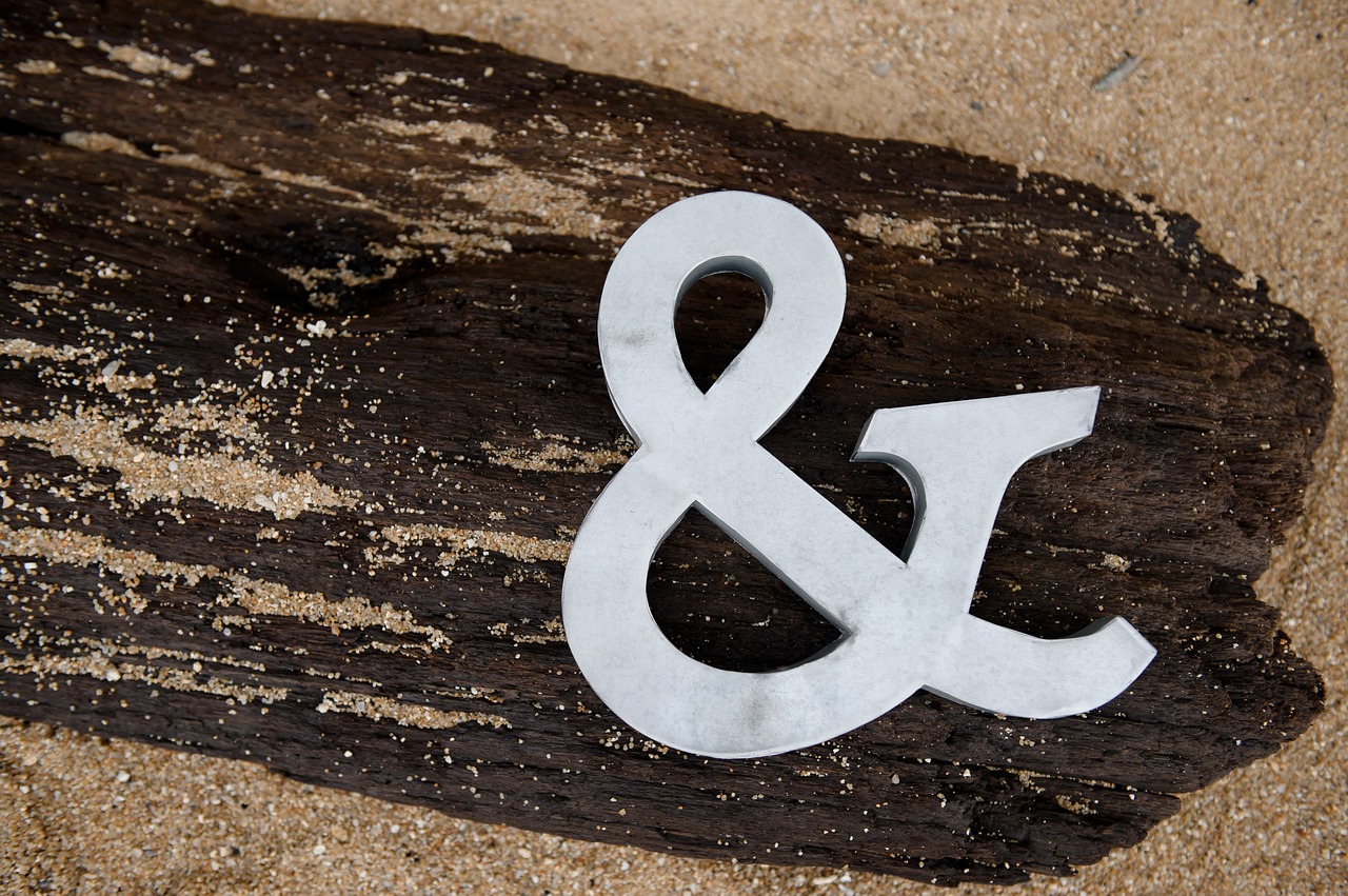 Image - sand log wood 앤드 ampersand