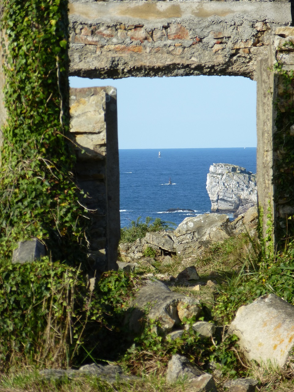 Image - ruin window ocean