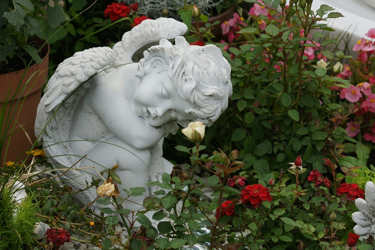 Image - angel contemplative figure cemetery