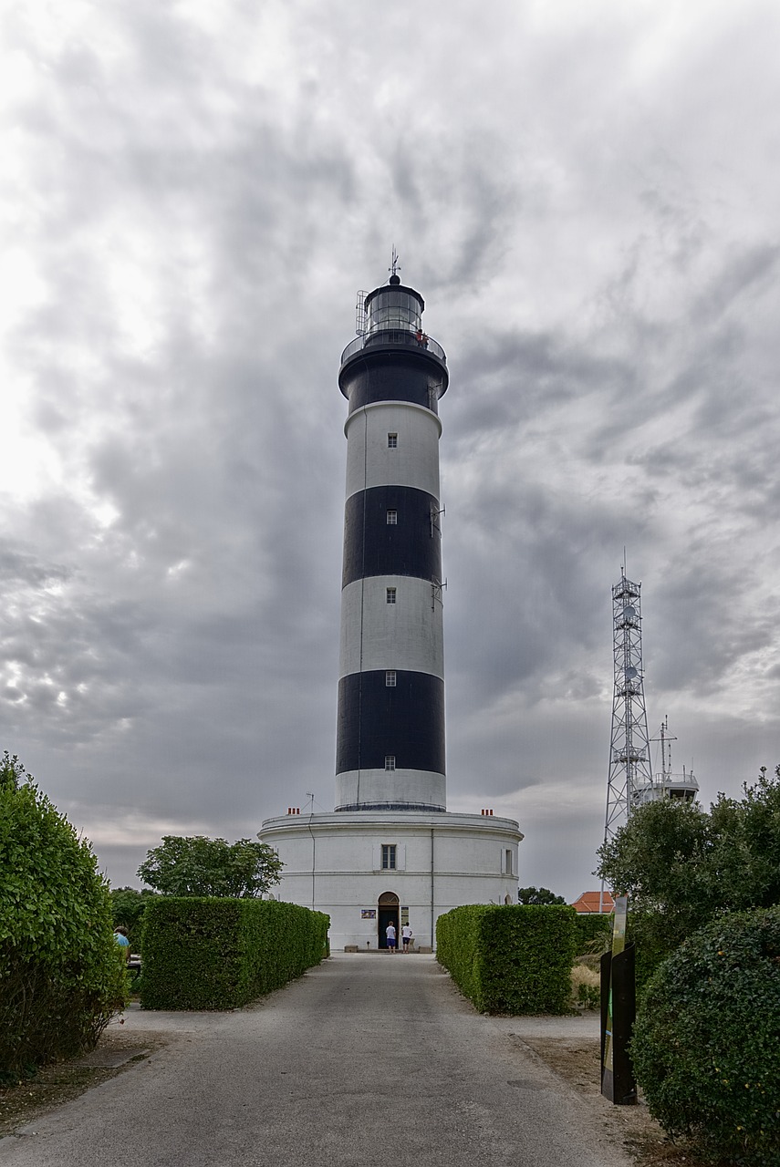 Image - lighthouse chassiron