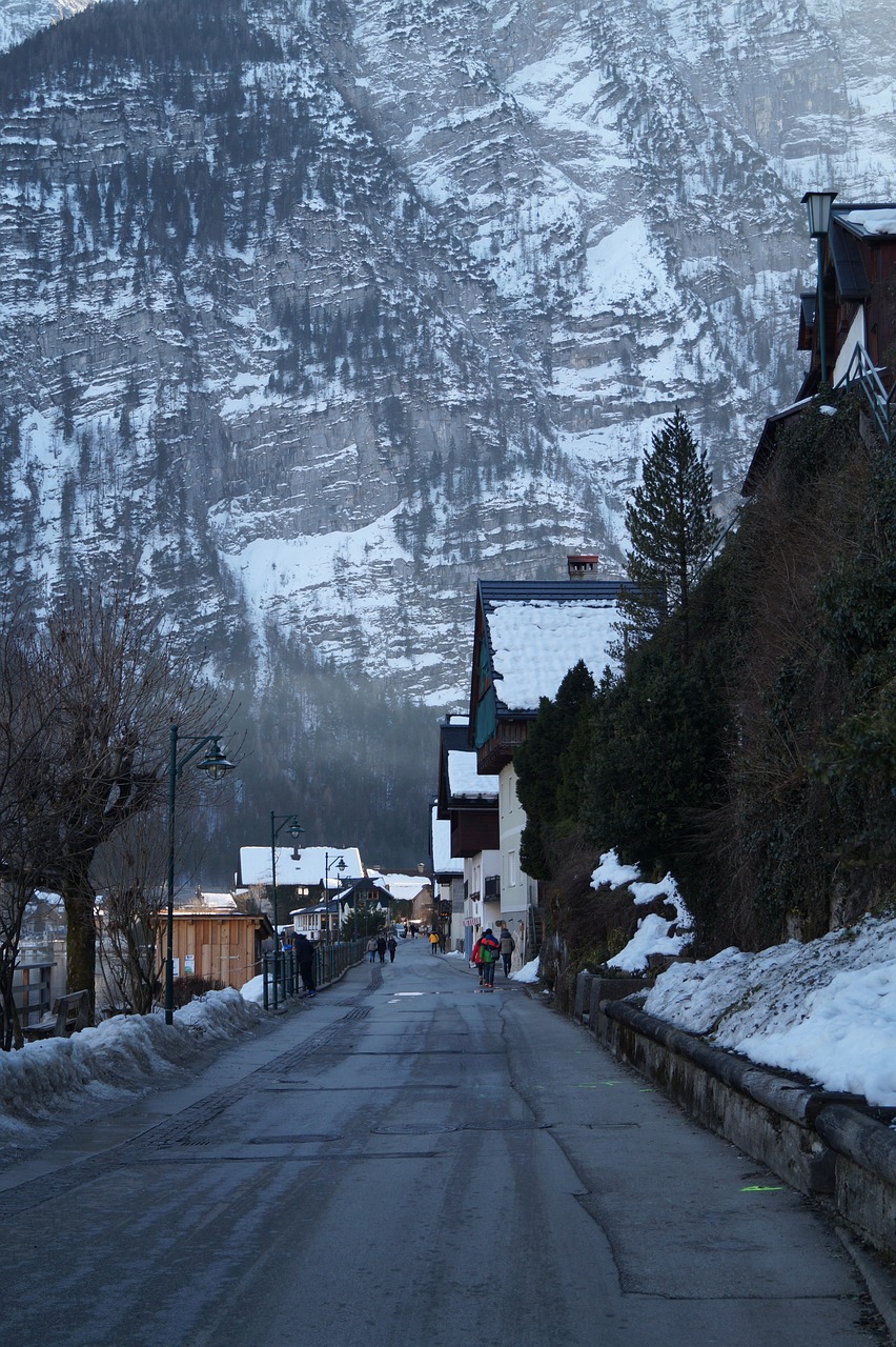 Image - austria hallstatt snow road wood