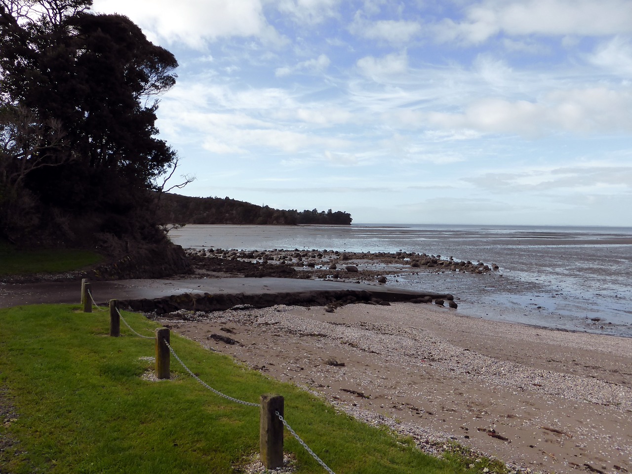 Image - mudflats beach low tide auckland