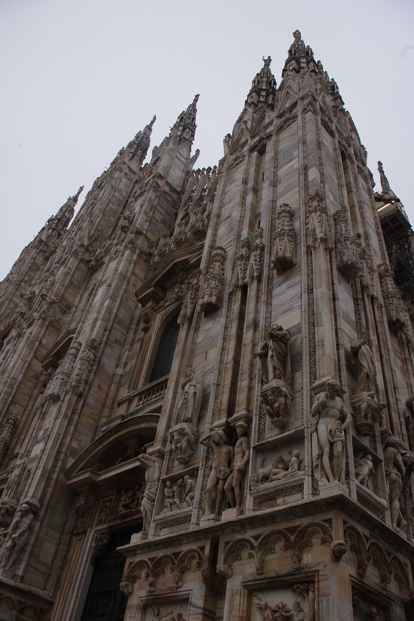 Image - milan duomo foggy day autumn cold