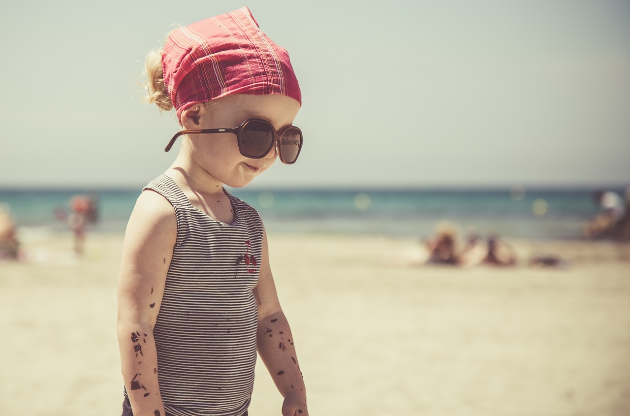 Image - beach child sea sand summer games