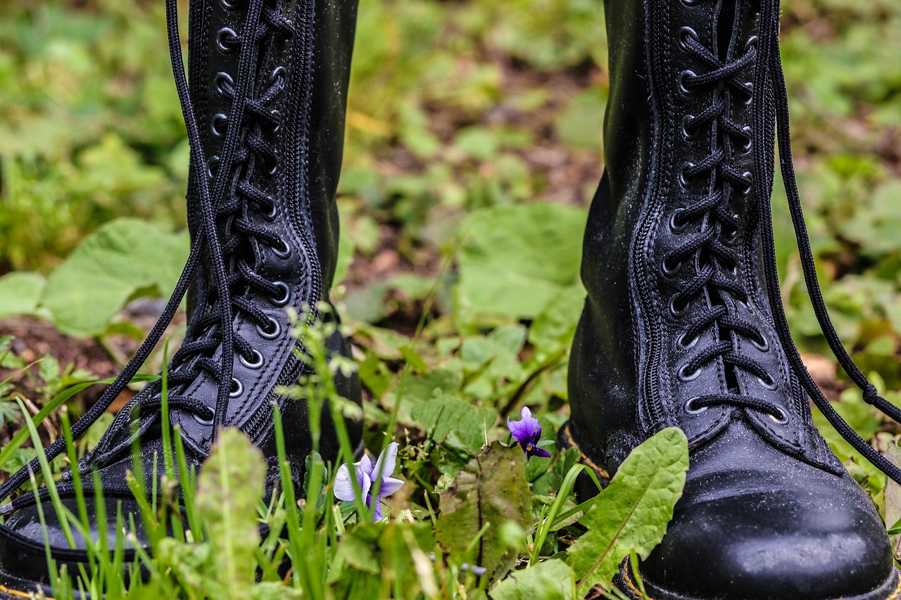 Image - boot green grass dr martens