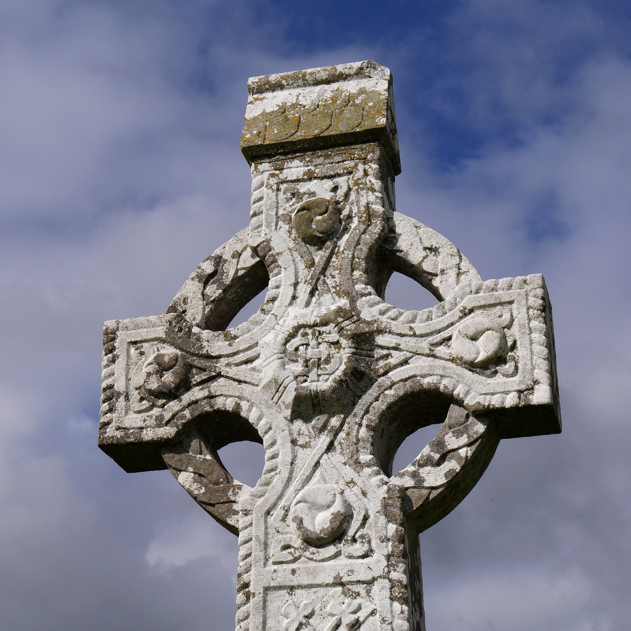 Image - ireland clonmacnoise celtic crosses