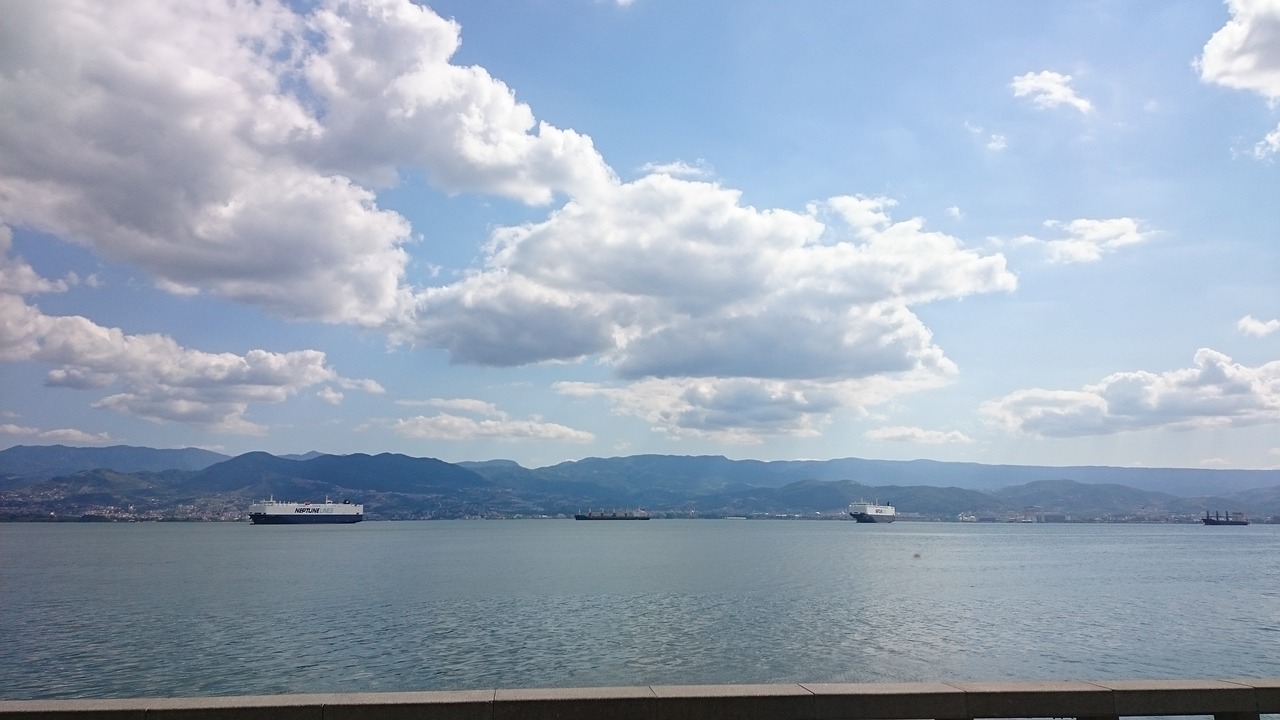 Image - ships sea clouds panoramic view