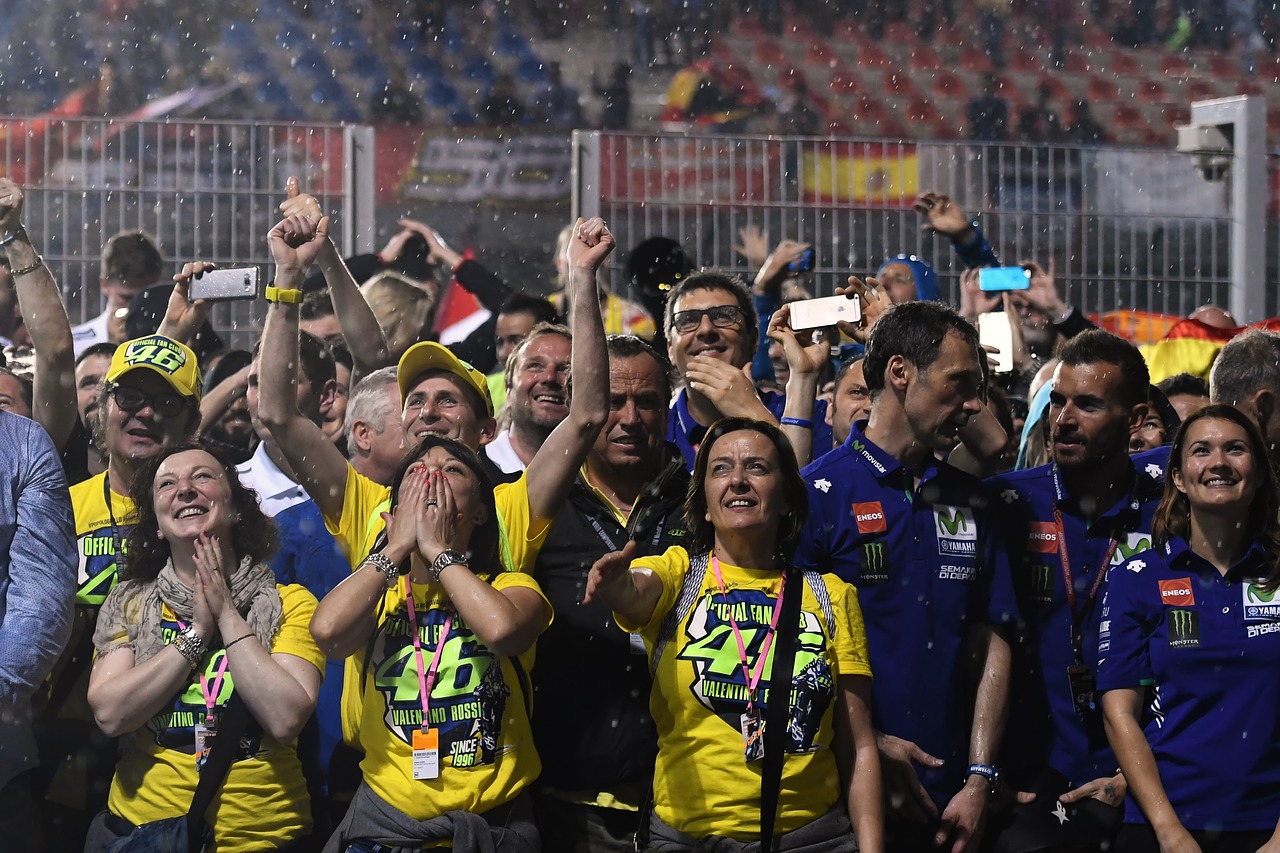 Image - valentino rossi fans qatar 2017