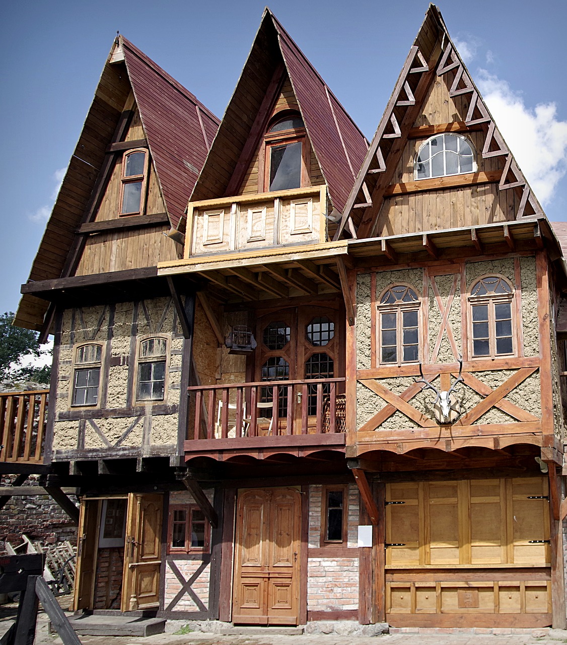 Image - cottages pointed the roofs wooden